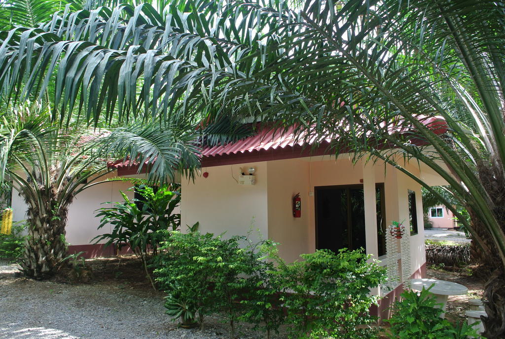 Bantatuk Resort & Restaurant Ban Tha Khun Bagian luar foto