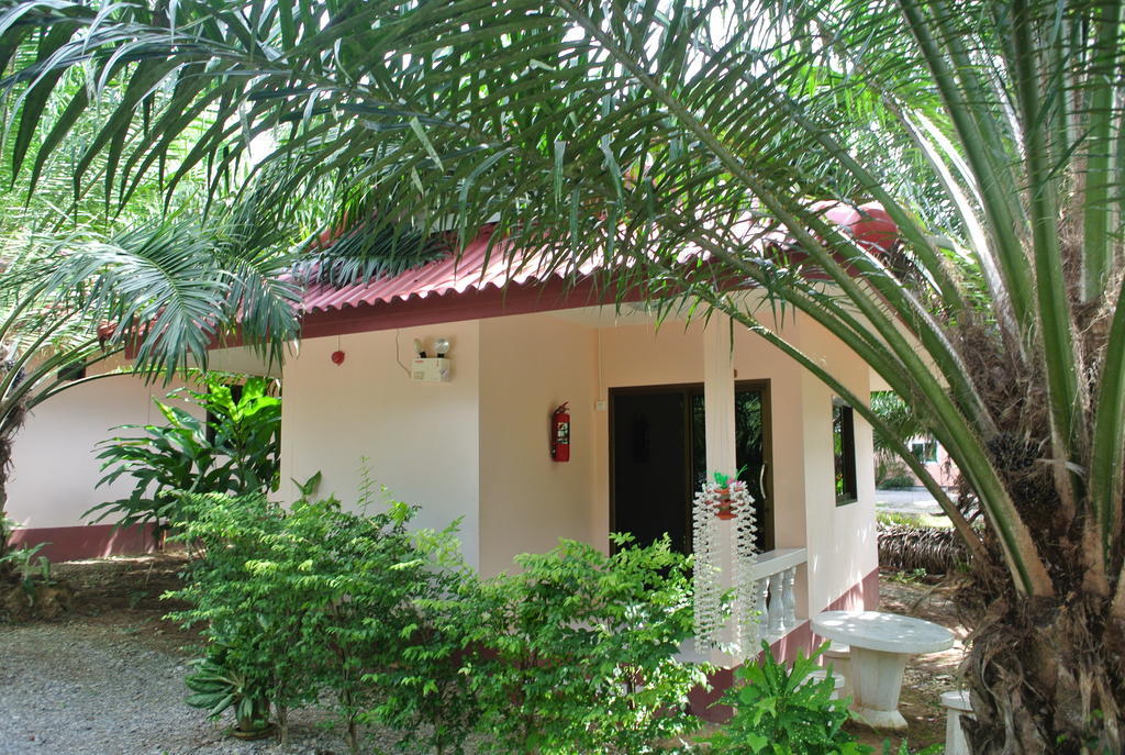 Bantatuk Resort & Restaurant Ban Tha Khun Bagian luar foto