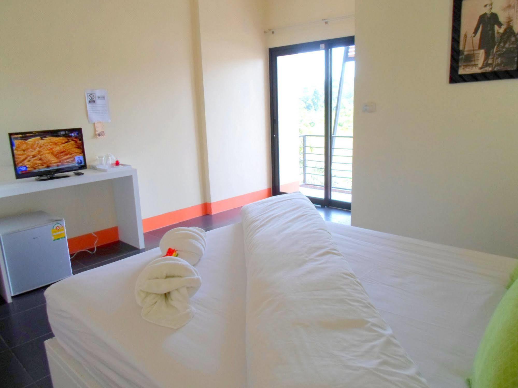 Bantatuk Resort & Restaurant Ban Tha Khun Bagian luar foto