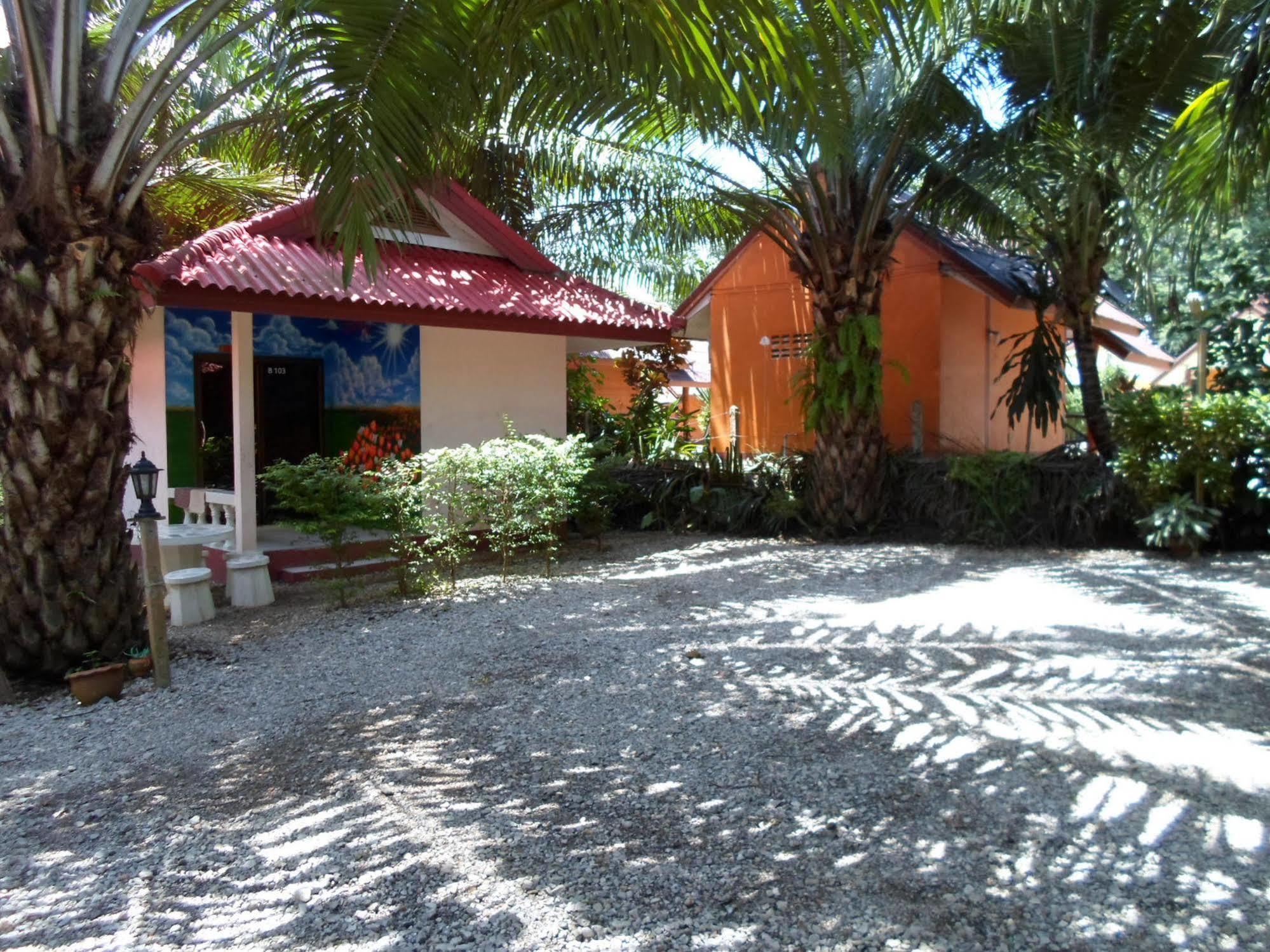 Bantatuk Resort & Restaurant Ban Tha Khun Bagian luar foto