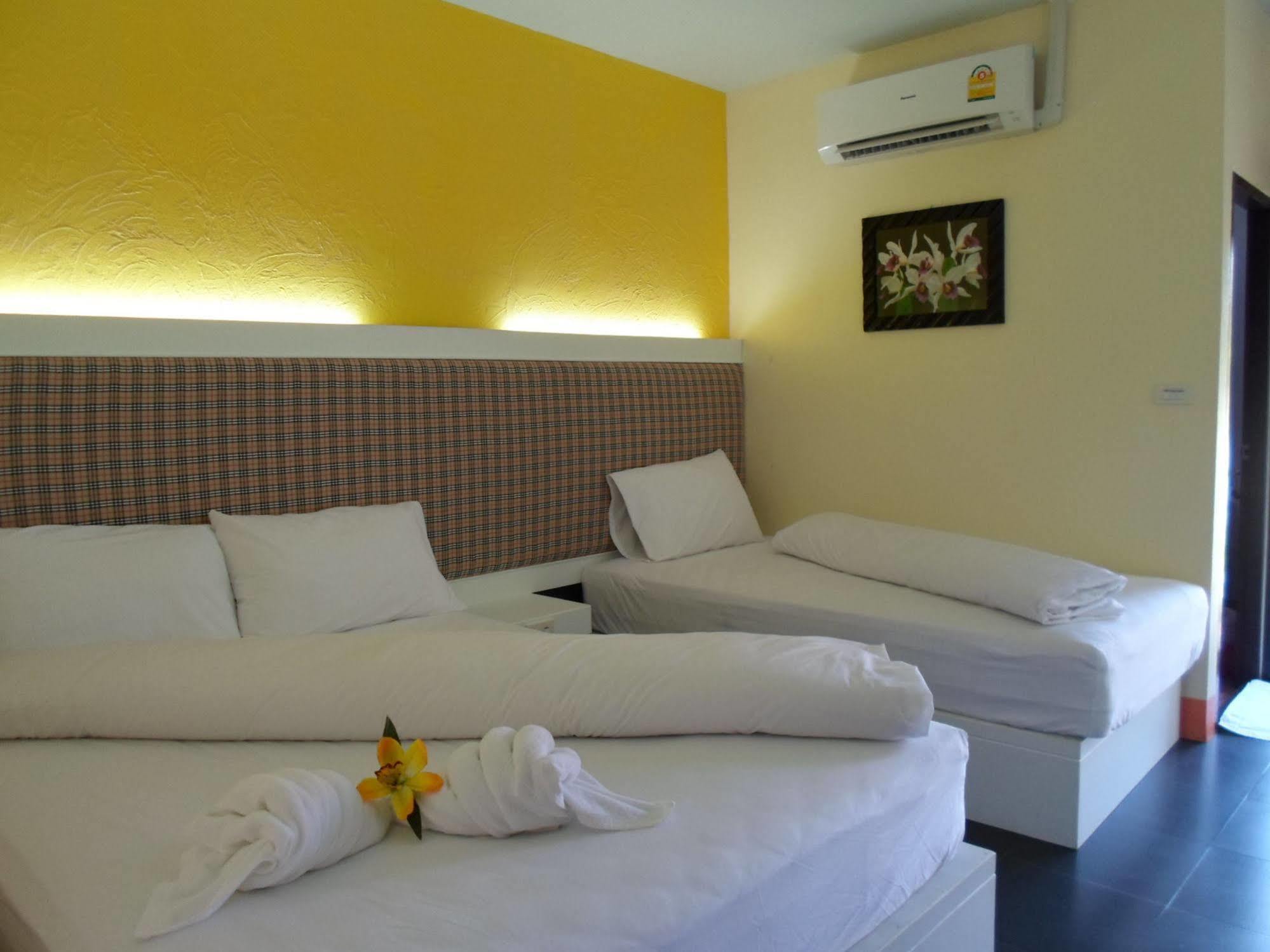 Bantatuk Resort & Restaurant Ban Tha Khun Bagian luar foto
