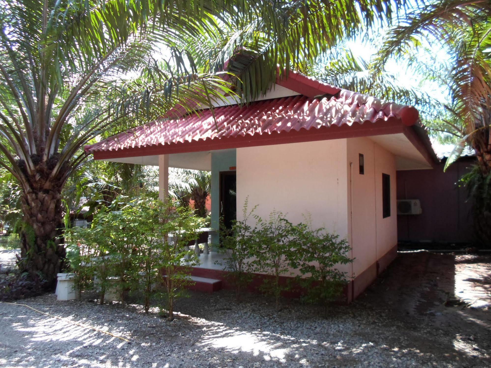 Bantatuk Resort & Restaurant Ban Tha Khun Bagian luar foto